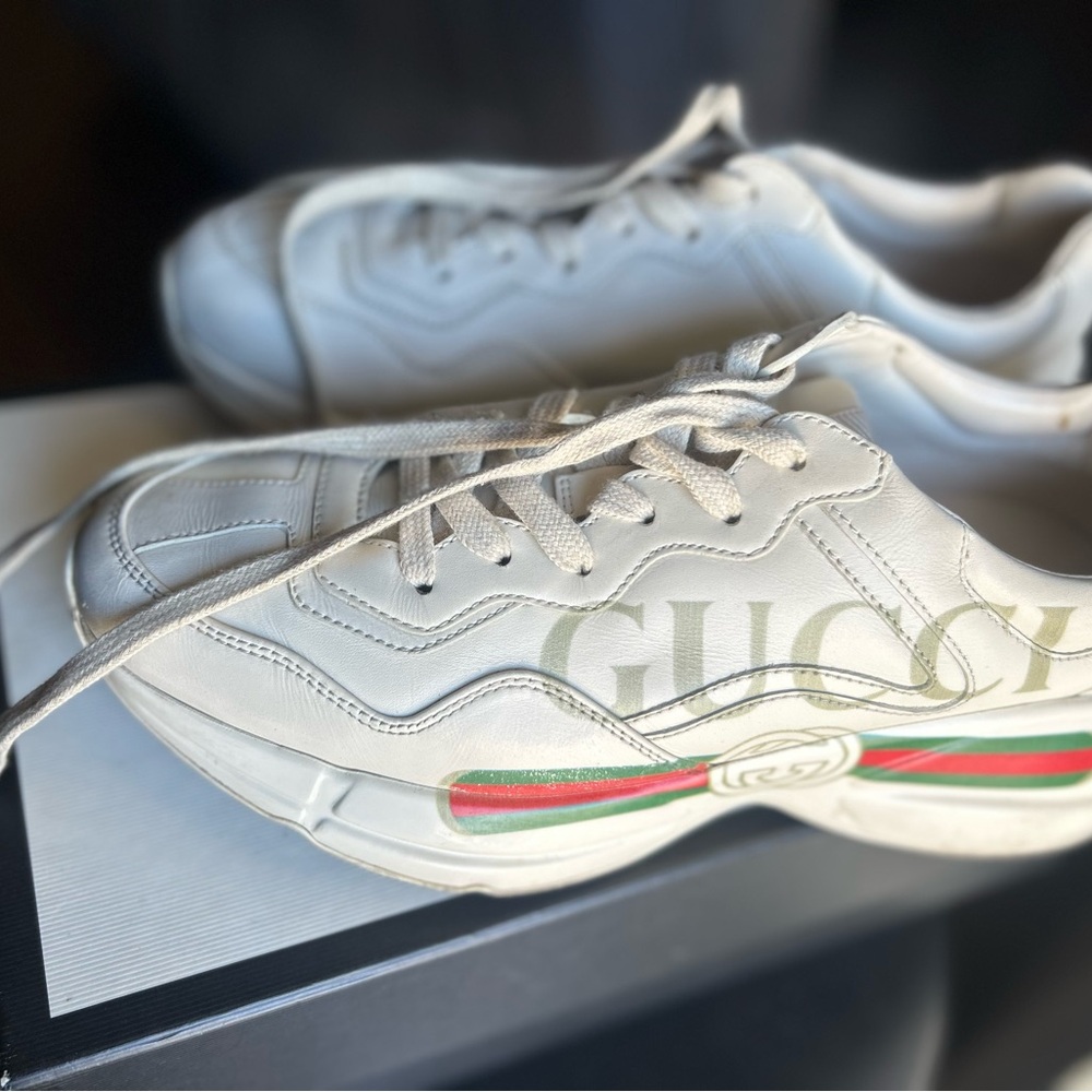 Gucci Men's White Sneakers with Green and Red Accents - Picture 5 of 9